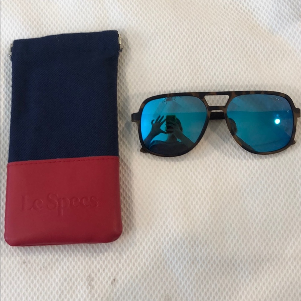 Le Specs glasses never worn